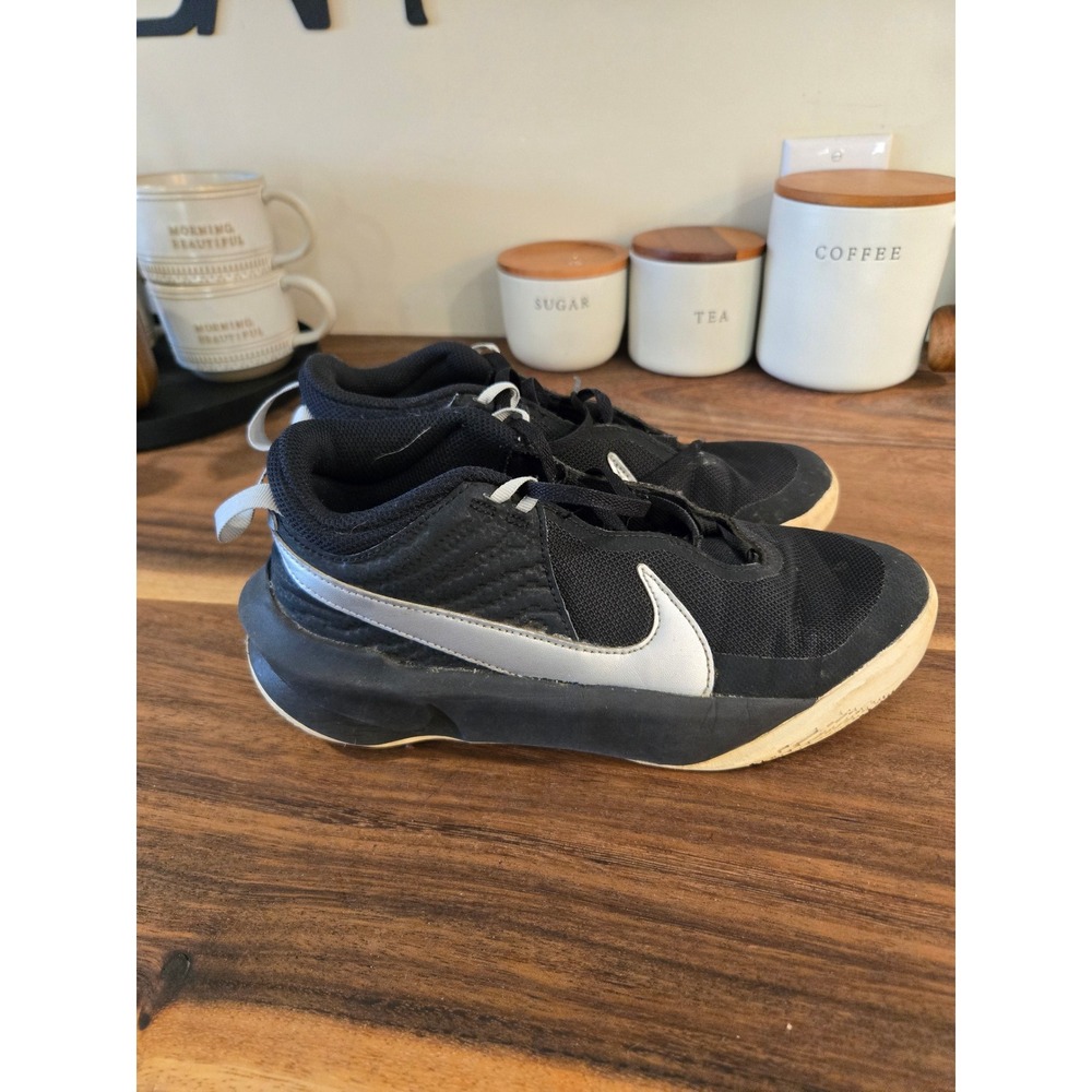 Nike Team Hustle D 10 GS Black Metallic Silver Basketball Shoes 6.5Y